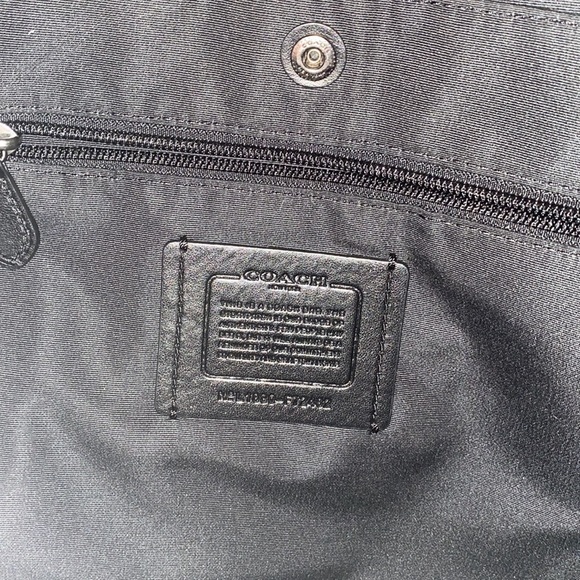 Coach West Backpack In Signature Canvas - Picture 5 of 5